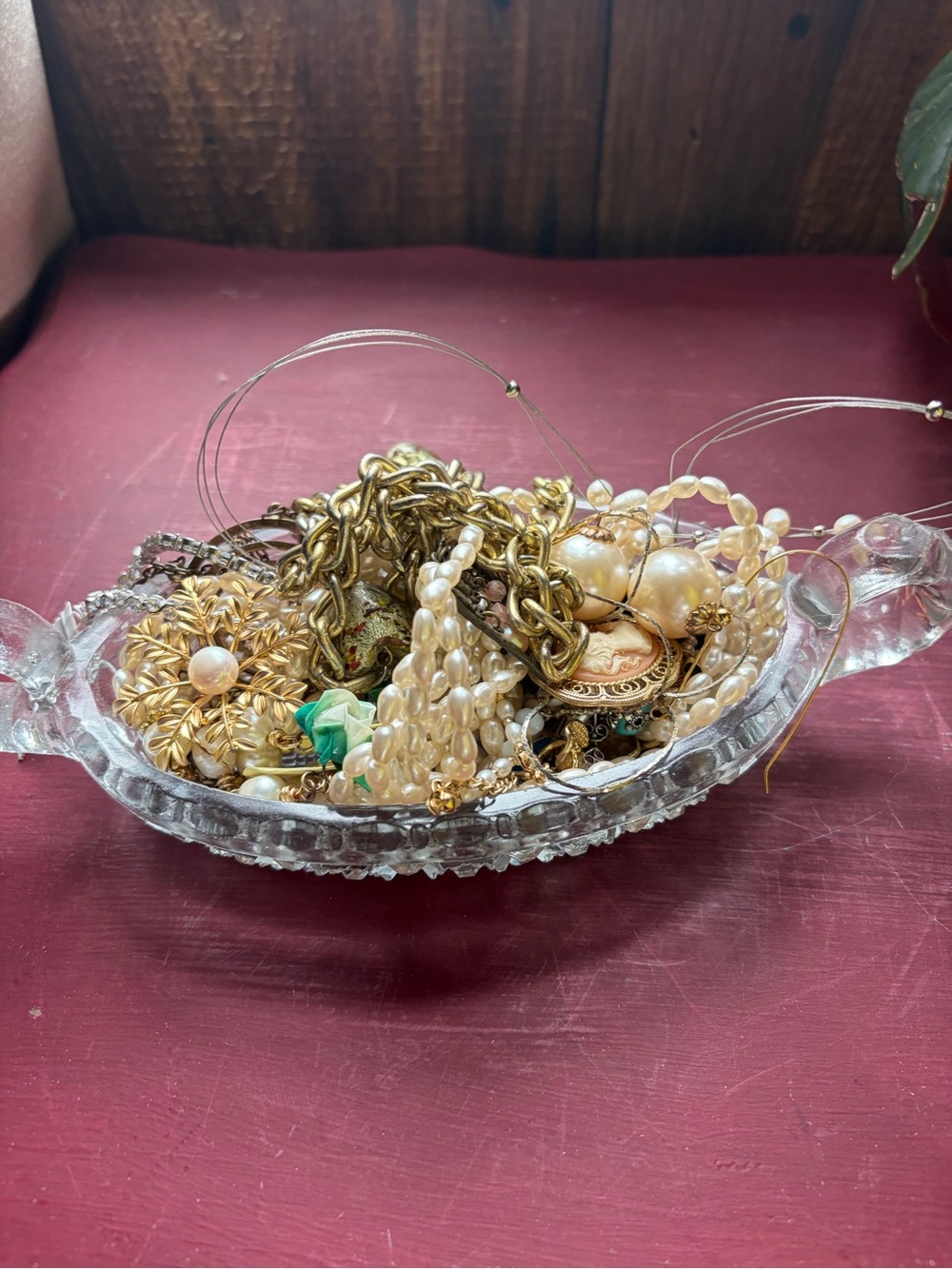 Mixed Vintage Gold, Silver & Pearl Jewelry Mystery plate